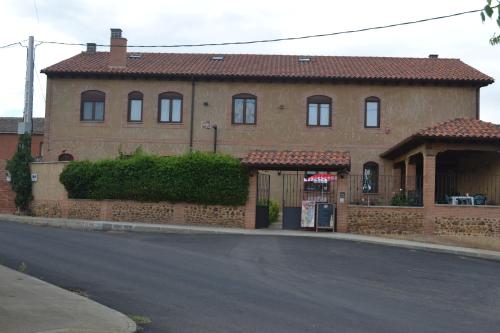 Hotel Rural Casa El Cura in Calzadilla de los Hermanillos