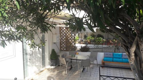  FiloSofias Home - The Best Luxury Guest House for Friends and Family in Rethymno-Crete, Pension in Angelianá