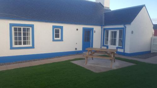 Olavat Cottage detached property with parking