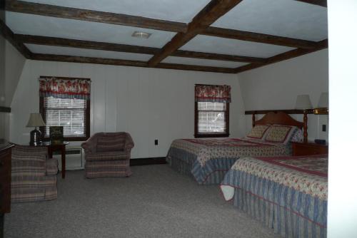 2 queen beds