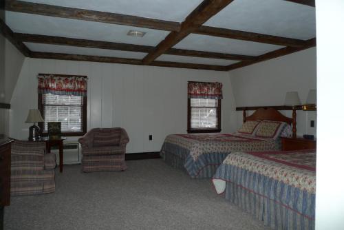 Queen Room with Two Queen Beds