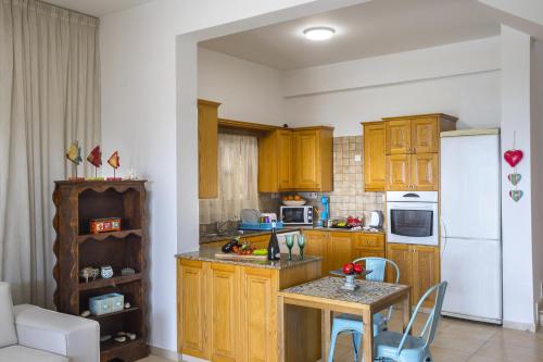 Meneou Beachfront Villa - image 3