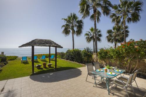 Meneou Beachfront Villa - image 5