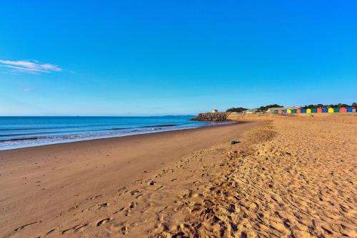 Langstone Cliff Hotel - image 14