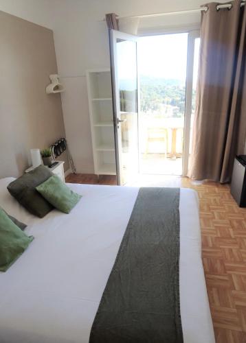 Standard Double Room with Sea View