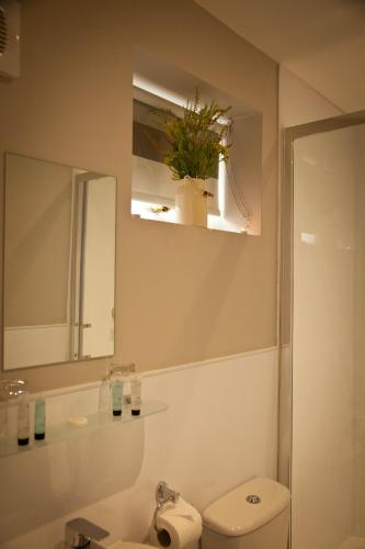 Rowton Poplars Hotel - image 4