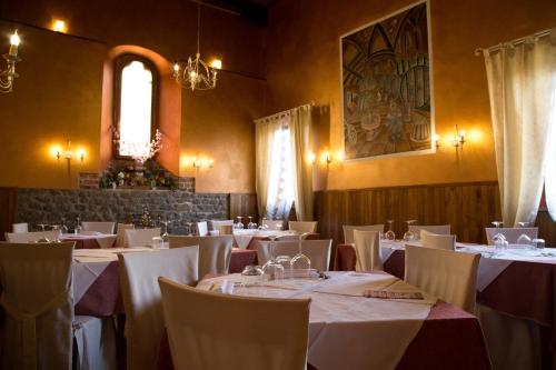 餐廳, La Magione in 塞拉維爾皮斯托伊斯
