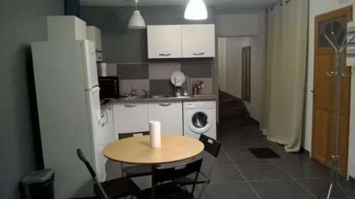 Maison Duplex & Appartement sur cour in La Ferté-Gaucher