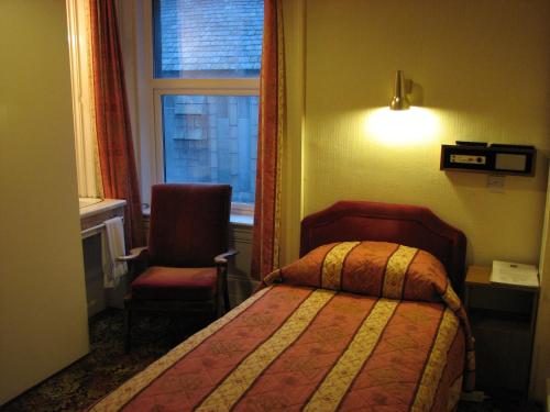 1 twin bed