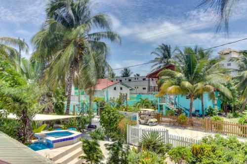 Amanda's Place Green Studio - pool and tropical garden