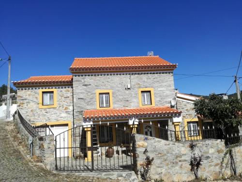 Casa do Adro, Ferienwohnung in Proença-a-Nova
