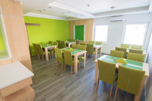 Laurus Motel Airport Tuzla - main image