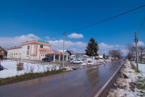 Laurus Motel Airport Tuzla - image 5