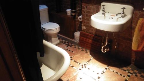 The Harlem Flophouse – New York, NY