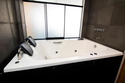 Pezsgőfürdő, Hotel California Calca in Calca