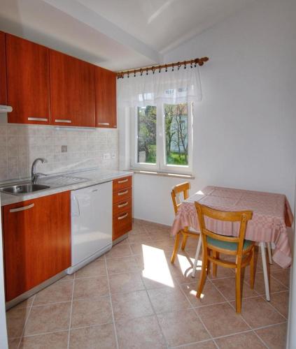  Apartments with a parking space Nerezine, Losinj - 14542 in Nerezine