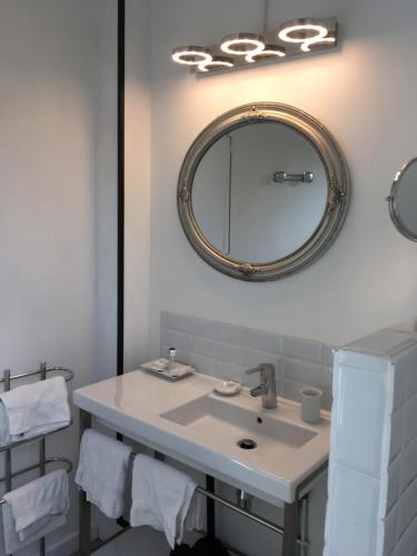 2 bedrooms, 3 beds