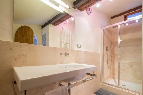 Apartment image 10
