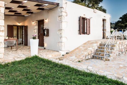 Minos Villa