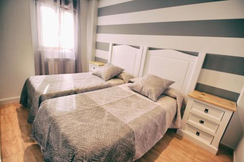 2 bedrooms, 4 beds