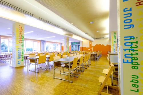 HI Munich Park Youth Hostel - image 12