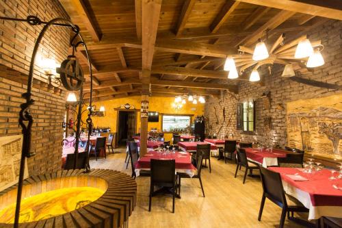 Apartamentos Turisticos EL Duende de Carricuende in Valderrueda