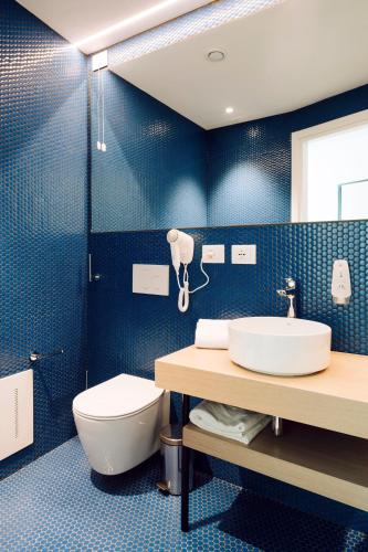 Air Rooms Rome Airport by HelloSky - image 10