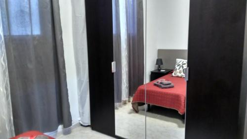 One-Bedroom Apartment image 2