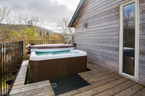 熱水浴缸, Mains of Taymouth Country Estate 4* Houses in 肯莫爾