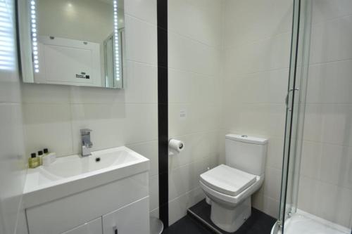 Apt 2 Soho Apartments 1st floor by Indigo Flats - main image