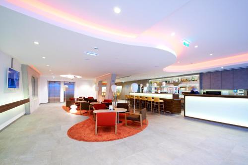 Simm's Hotel - image 6