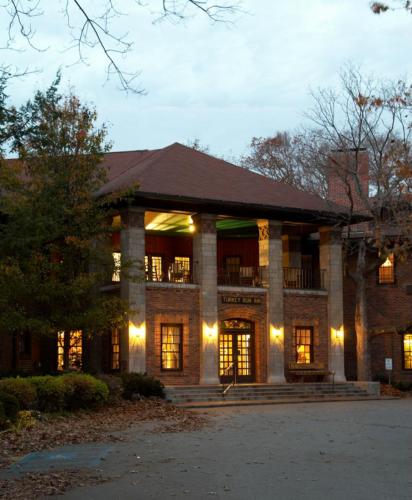 . Turkey Run Inn & Cabins