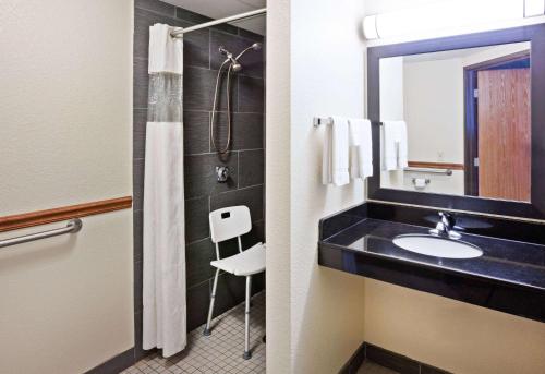 AmericInn by Wyndham Plover Stevens Point - main image