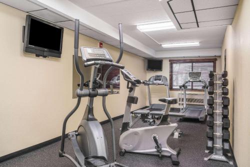 AmericInn by Wyndham Fargo West Acres in Fargo, USA