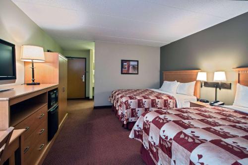 AmeriVu Inn and Suites - Waconia