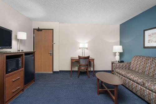 AmericInn by Wyndham Fort Dodge