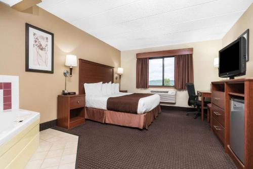 AmericInn by Wyndham Lake City - image 3