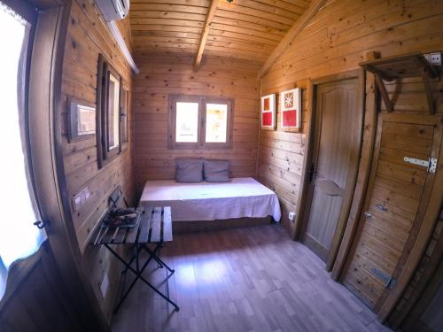 CENTRO DE OCIO ALUA Bungalows Camping Rafting Benameji in Benameji
