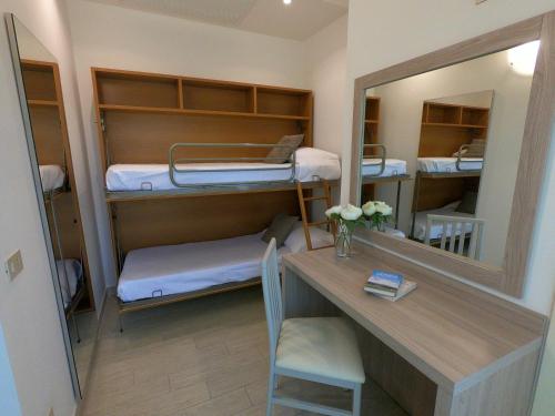 Triple Room image 2
