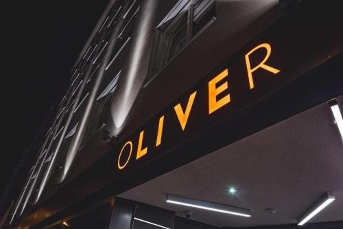 Oliver Apartments