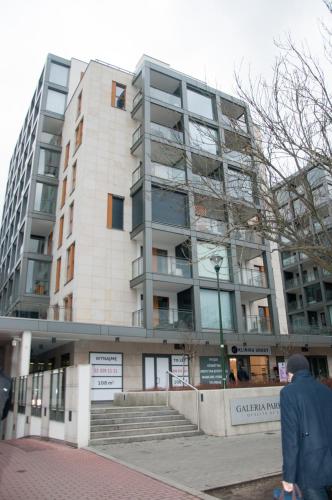 Apartament Obrzeżna 3 Deluxe, Pruszkow