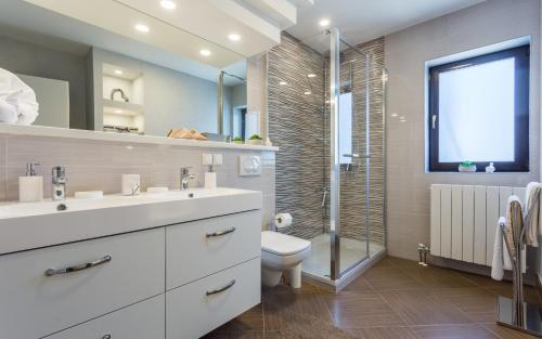 ห้องน้ำ, Apartment Smilja in สเวติ วิด-มิโฮลยิเซ