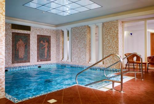 Spa stay for 6 nights with halfboard and spa treatments in Classic double Room