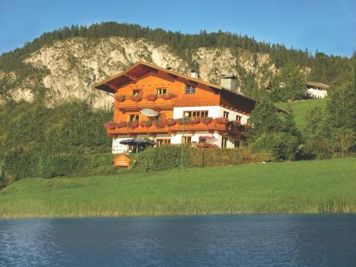 Haus Seeblick am See in Thiersee, Österreich