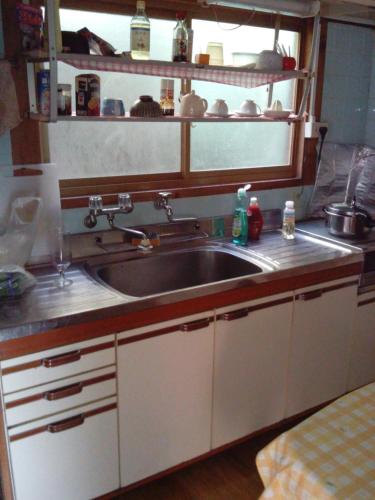 dapur, raibrasil guest house in Sanuki