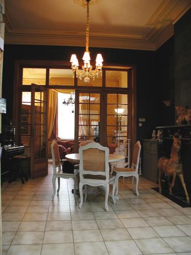  Chambres avec Vue in 6001 Charleroi