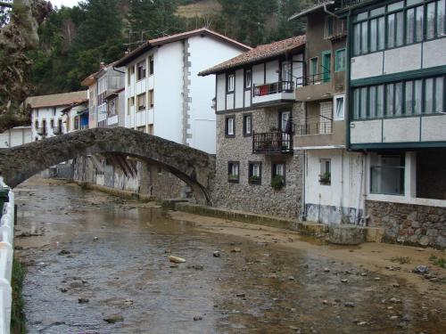 Viesnīcas āriene, Bekale in Bedarona