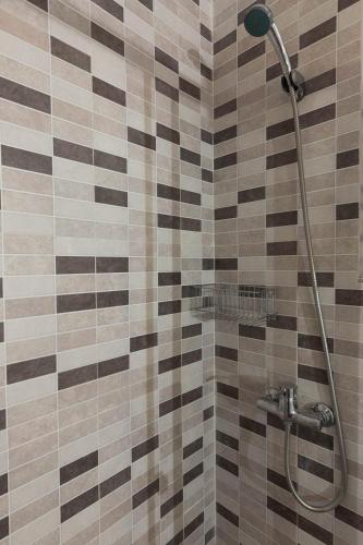 Triple Room with Private Exterior Bathroom image 5