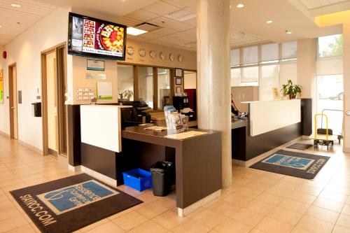 Residence & Conference Centre - Kamloops