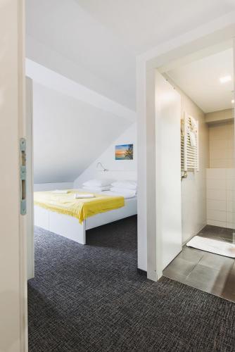 Tia Apartments and Rooms - image 5
